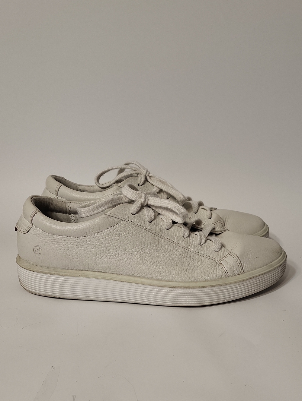 Ecco White Leather Sneakers Women's 10